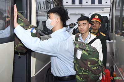 View - 	Các quân nhân hoàn thành nghĩa vụ quân sự trở về địa phương